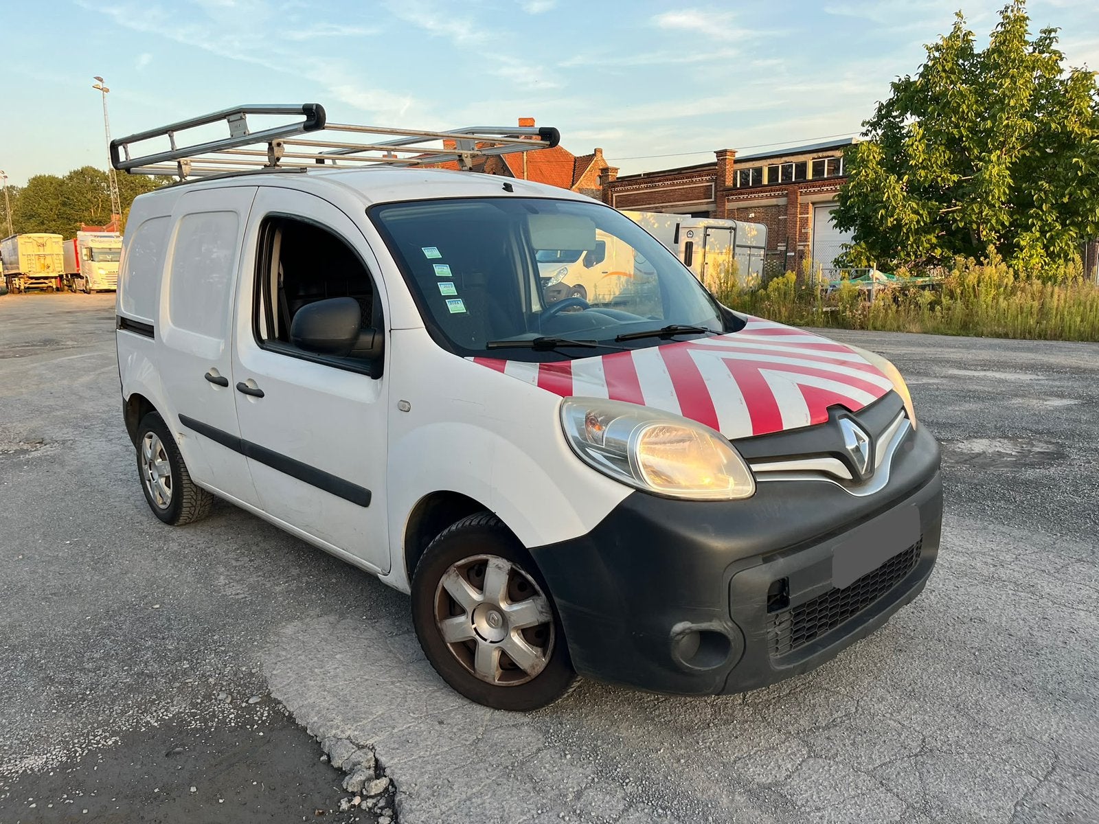 Renault kangoo 1.5DCI bedrijfswagen, Auto's, Bestelwagens en Lichte vracht, Voorwielaandrijving, Euro 5, Renault, Wit