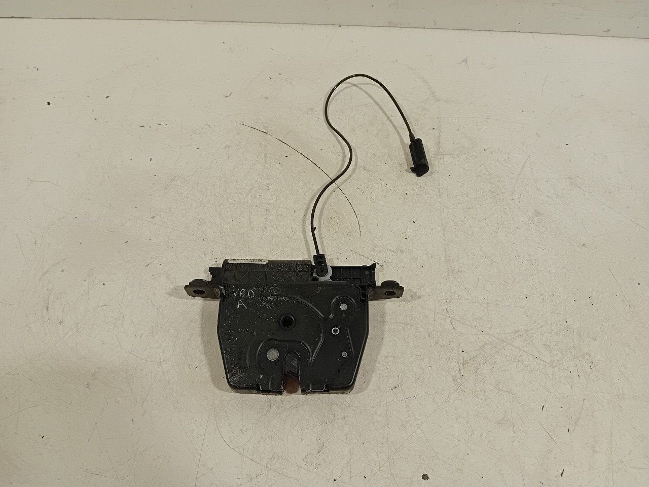 Slot mechaniek kofferdeksel achterklep elektrisch BMW X1, Onderdelen@venauto.nl, Van der Ven Autorecycling B.V., Gebruikt, Ettenseweg 76, 4706 PB Roosendaal, The Netherlands