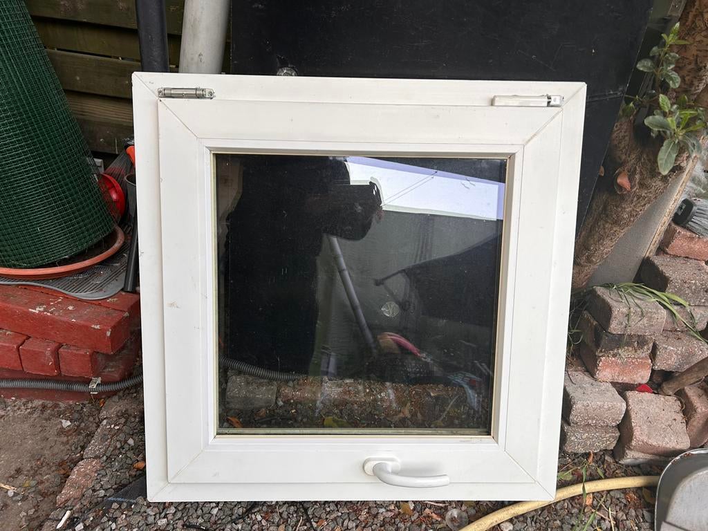Raam, Bricolage & Construction, Châssis & Portes coulissantes, Utilisé, Autres types, Aluminium, 75 à 150 cm, 75 à 150 cm, Vitre comprise