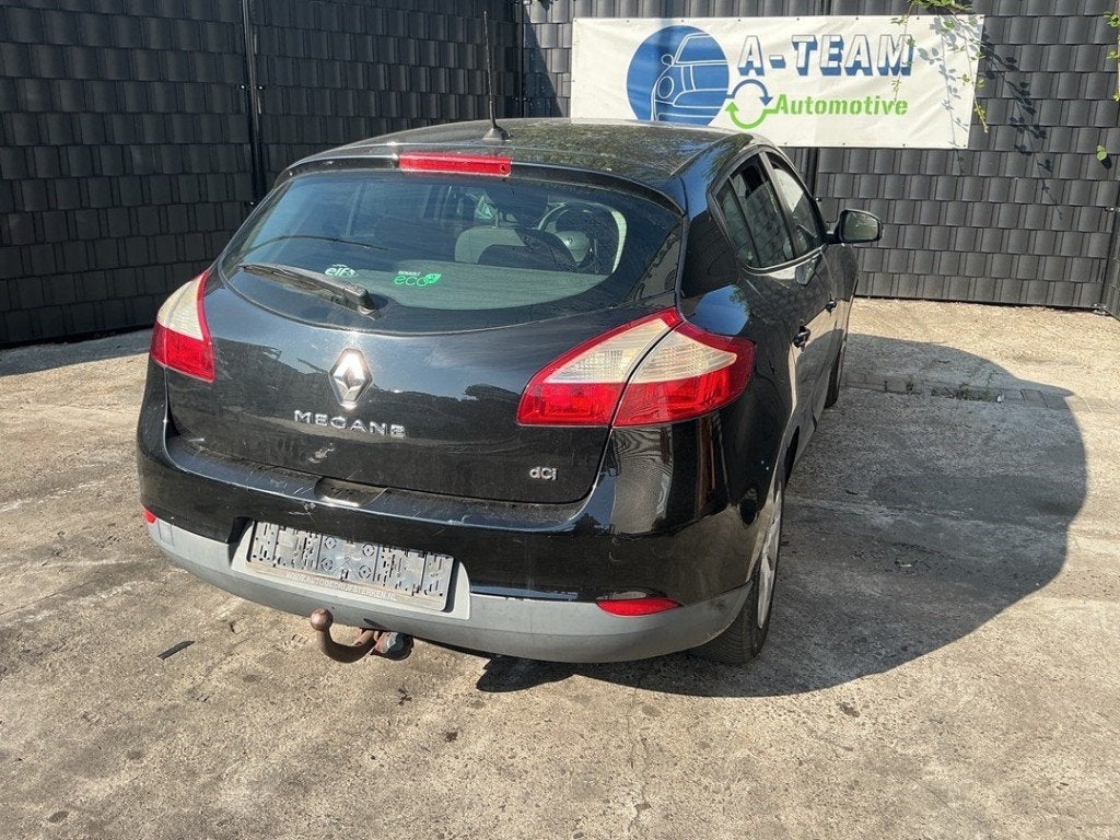 ATTELAGE REMORQUE Megane III Berline (BZ) (|511B00001R|), Renault, Utilisé, Peter-Huppertz-Straße 5
51063  Köln, DE, Dialog.deutschland@renault.de