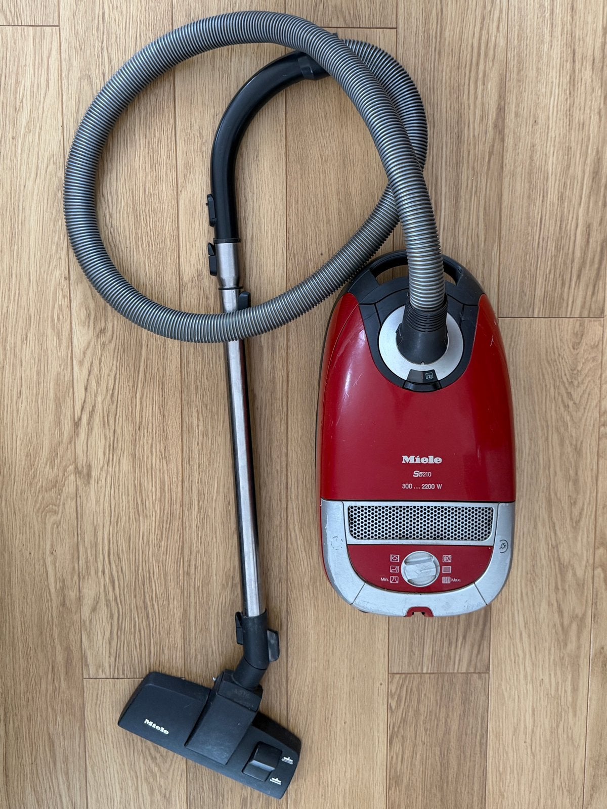 Aspirateur à traîneau Miele S5210, Enlèvement ou Envoi, 2000 watts ou plus, Utilisé, Miele