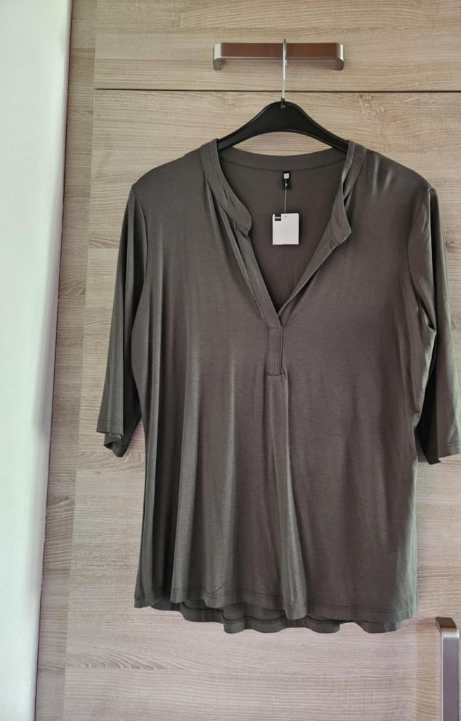 Blouse Hema kaki taille L Neuve, Kleding | Dames, Ophalen of Verzenden, Nieuw, Maat 42/44 (L)