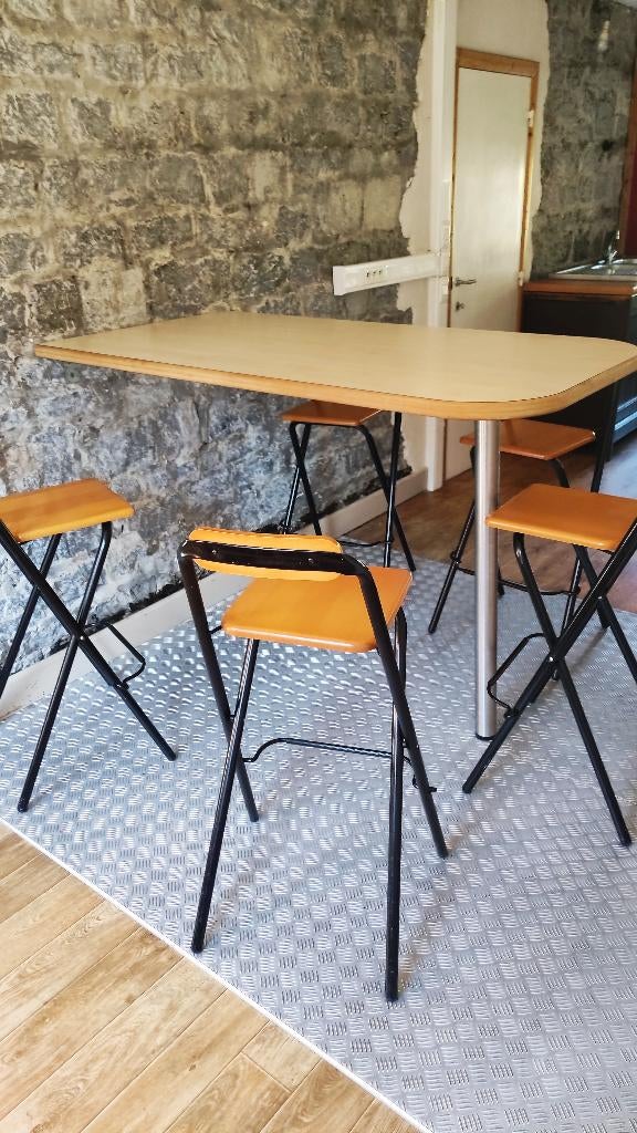 Hoge tafel met 5 klapstoelen, Huis en Inrichting, Ophalen, Zo goed als nieuw, Design moderne