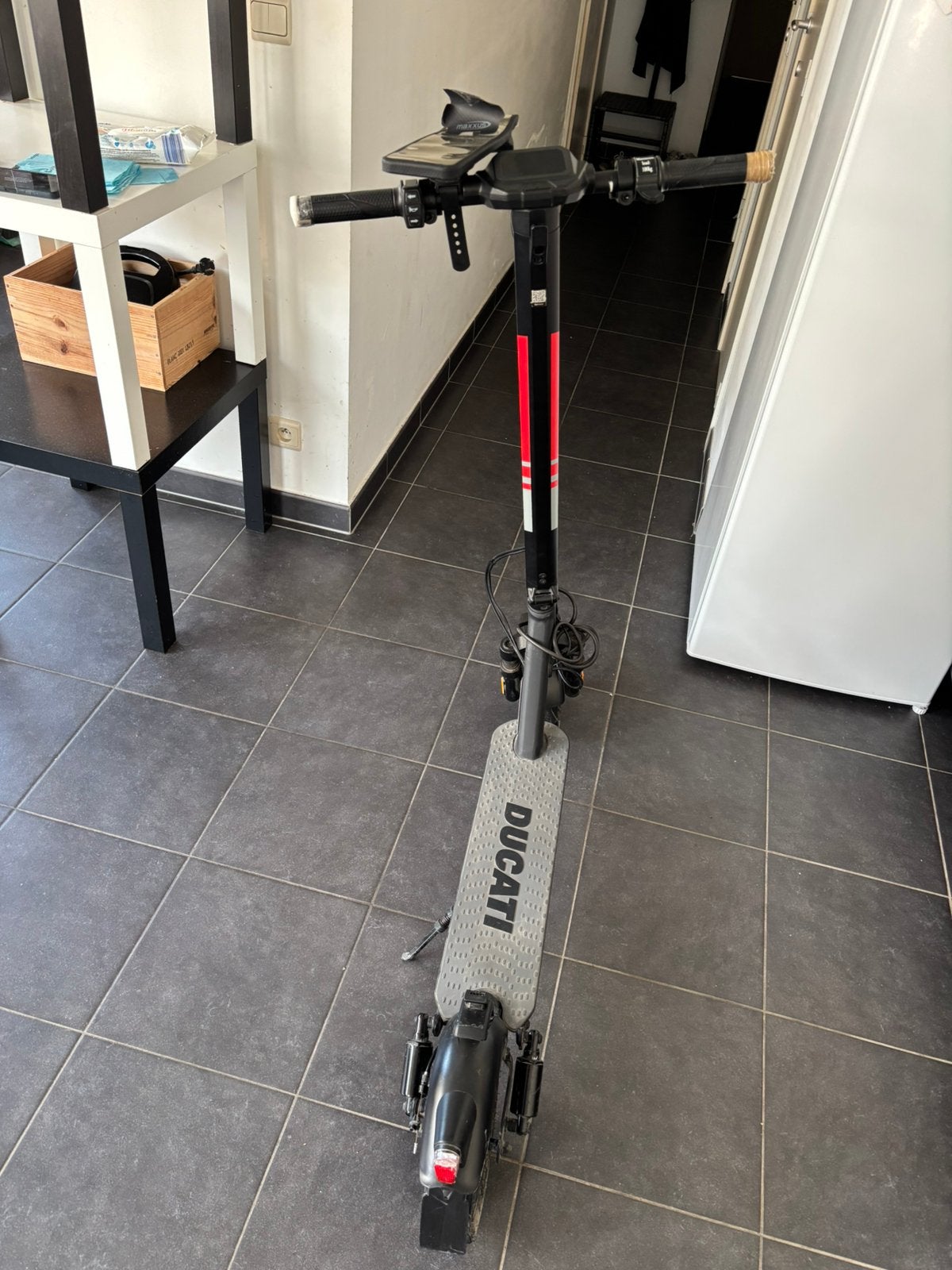 Ducati Pro 2 Evo Elektrische Step, Ophalen, Zo goed als nieuw, Elektrische step (E-scooter)