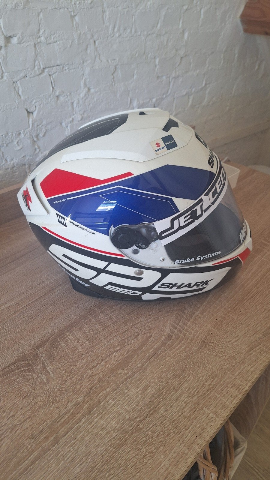 Motorhelm, Motoren, Ophalen
