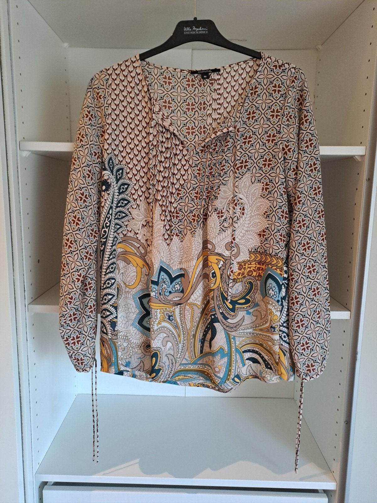 Mt 40 Veelkleurige bloes met lange mouwen, Kleding | Dames, Maat 38/40 (M), Beige, Zo goed als nieuw, Comma