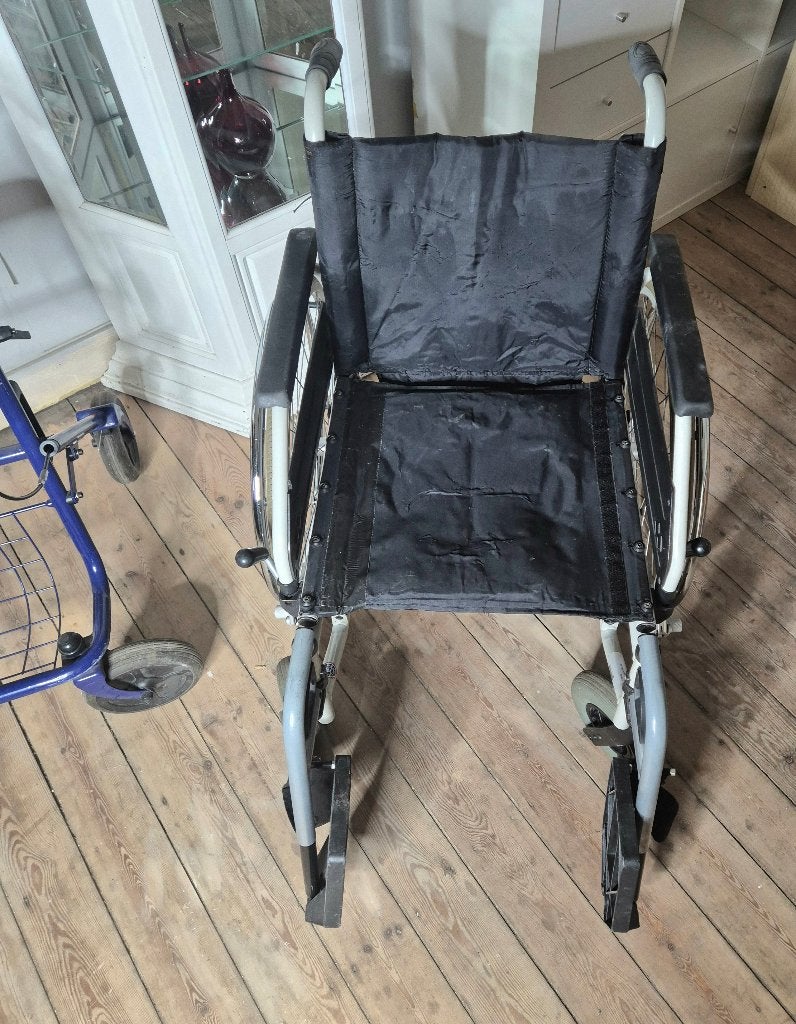 Fauteuil roulant plian, Enlèvement, Pliant, Comme neuf, Fauteuil roulant à pousser
