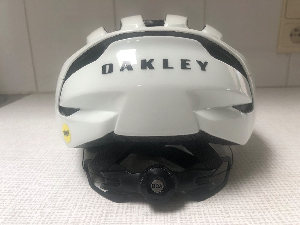 Race helm OAKLEY wit maat S, Sports & Fitness, Cyclisme, Enlèvement, Comme neuf, Casque