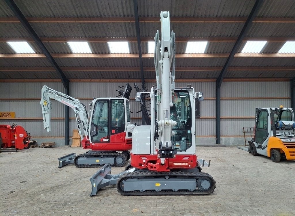 Nieuwe Takeuchi TB335R, minigraver, BJ2026, Nieuw!, Enlèvement, Neuf