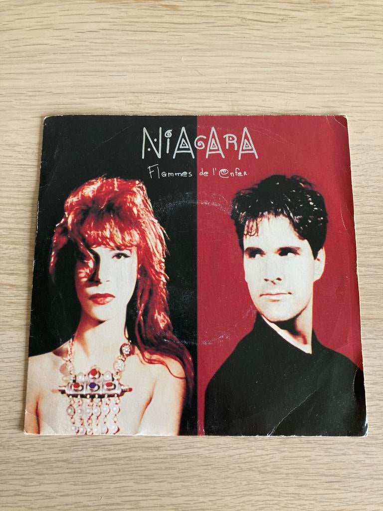 Niagara -flammes de l enfer, Ophalen, Zo goed als nieuw