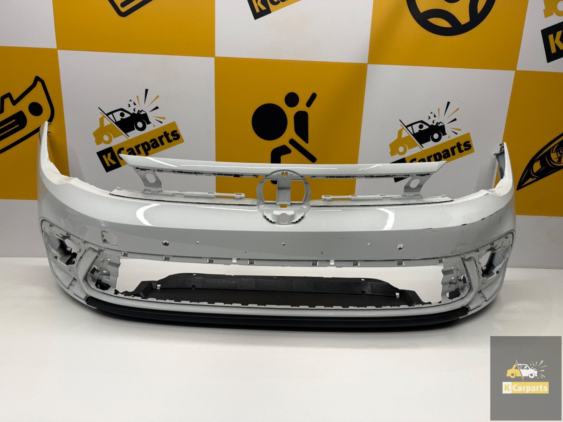 Voorbumper Vw Polo 2G VI Facelift 4xPDC 2gs807221 Bumper, Gebruikt, Volkswagen AG, Vw@volkswagen.de, Bumper