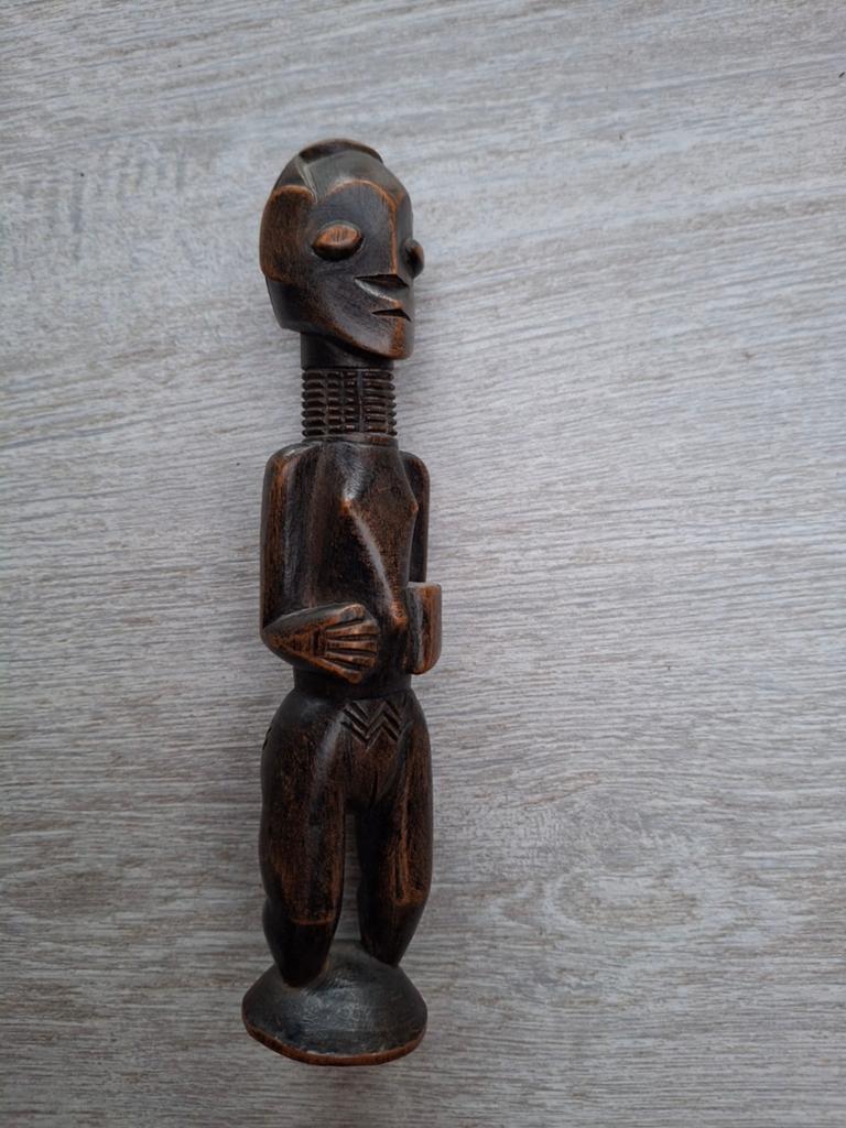 Prachtig Afrikaans houten beeldje (Blolo Bla) – 15 cm, Ophalen of Verzenden, Afrika, Modern