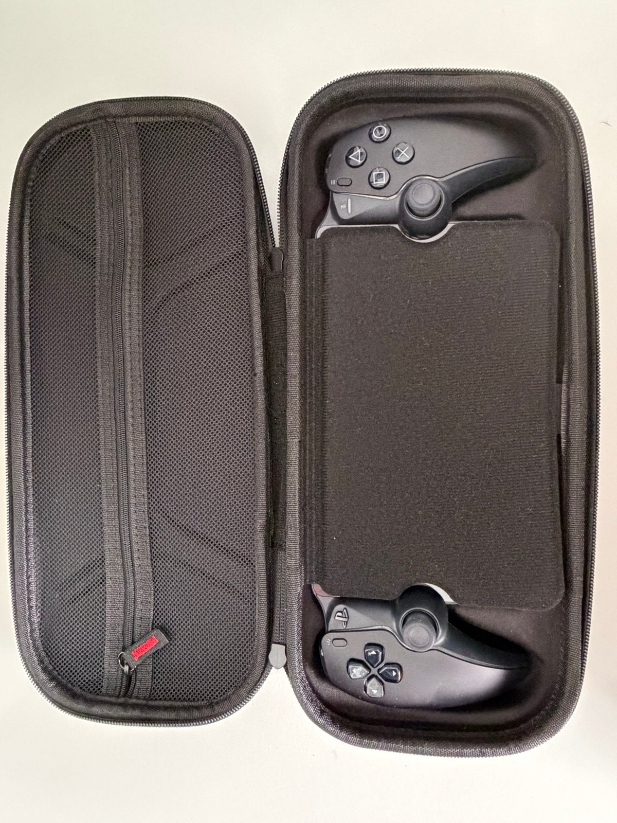 PlayStation Portal Remote Player (zwart) met hoesje, Ophalen of Verzenden, Zo goed als nieuw