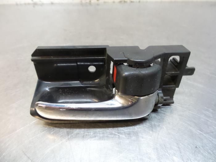 Poignée portière 4portes arrière droite d'un Daihatsu Sir, Daihatsu, -, Utilisé, -