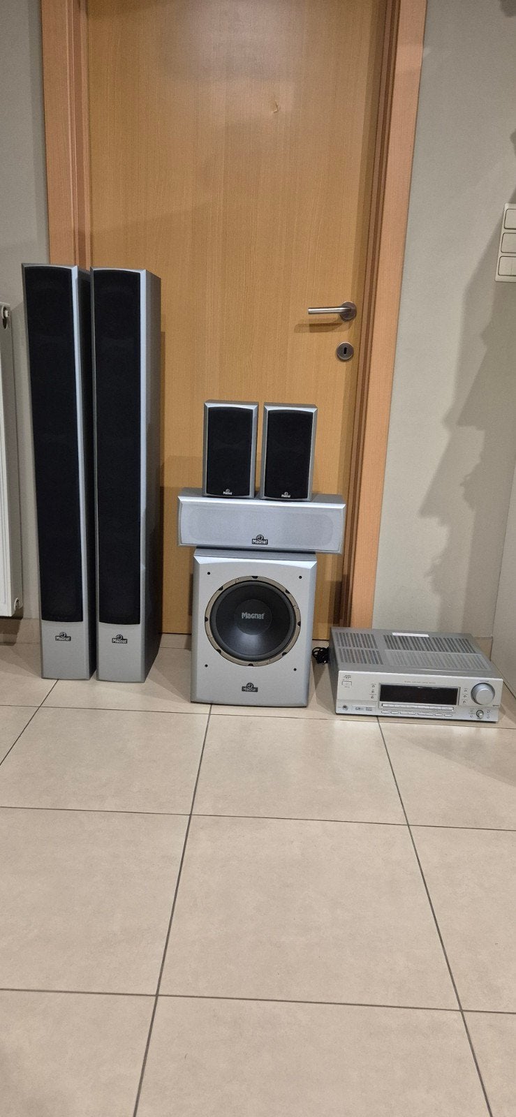 COMPLETE MAGNAT VECTOR NEEDLE 5.1 SURROUND, Audio, Tv en Foto, Home Cinema-sets, Gebruikt, 70 watt of meer, 5.1-systeem, Overige spelers