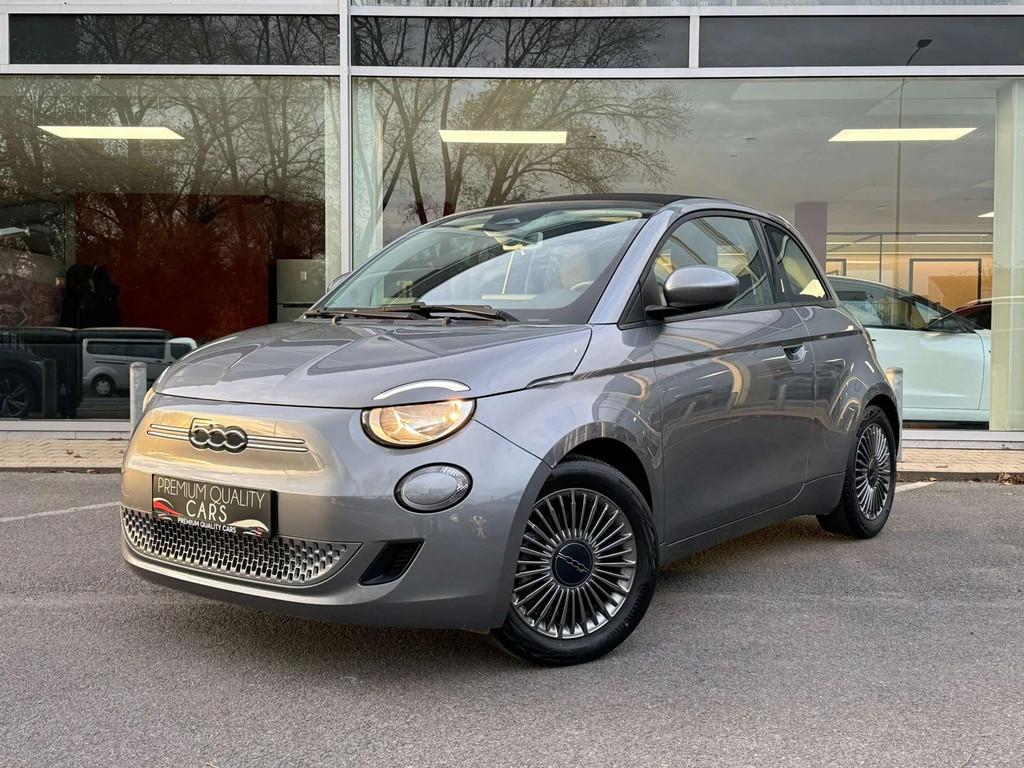 Fiat 500 500e 42 kwh / ICON / CARPLAY / SENSOREN / NAVI / AI, Auto's, Automaat, 4 zetels, Stof, Cabriolet