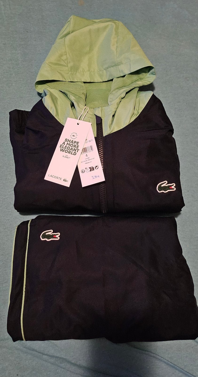 A vendre 100e training lacoste Mcomplet neuf et authentique, Kinderen en Baby's, Kinderkleding | Overige, Ophalen