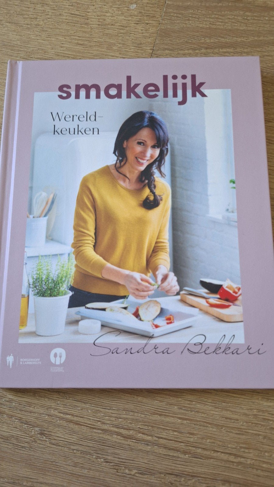 Boekje werlendkeuken sandra bekkari, Ophalen