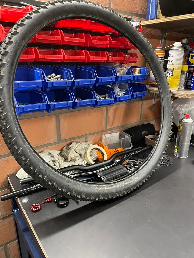 Montrose competition MTB band, Fietsen en Brommers, Ophalen, Band, Staal, Zo goed als nieuw