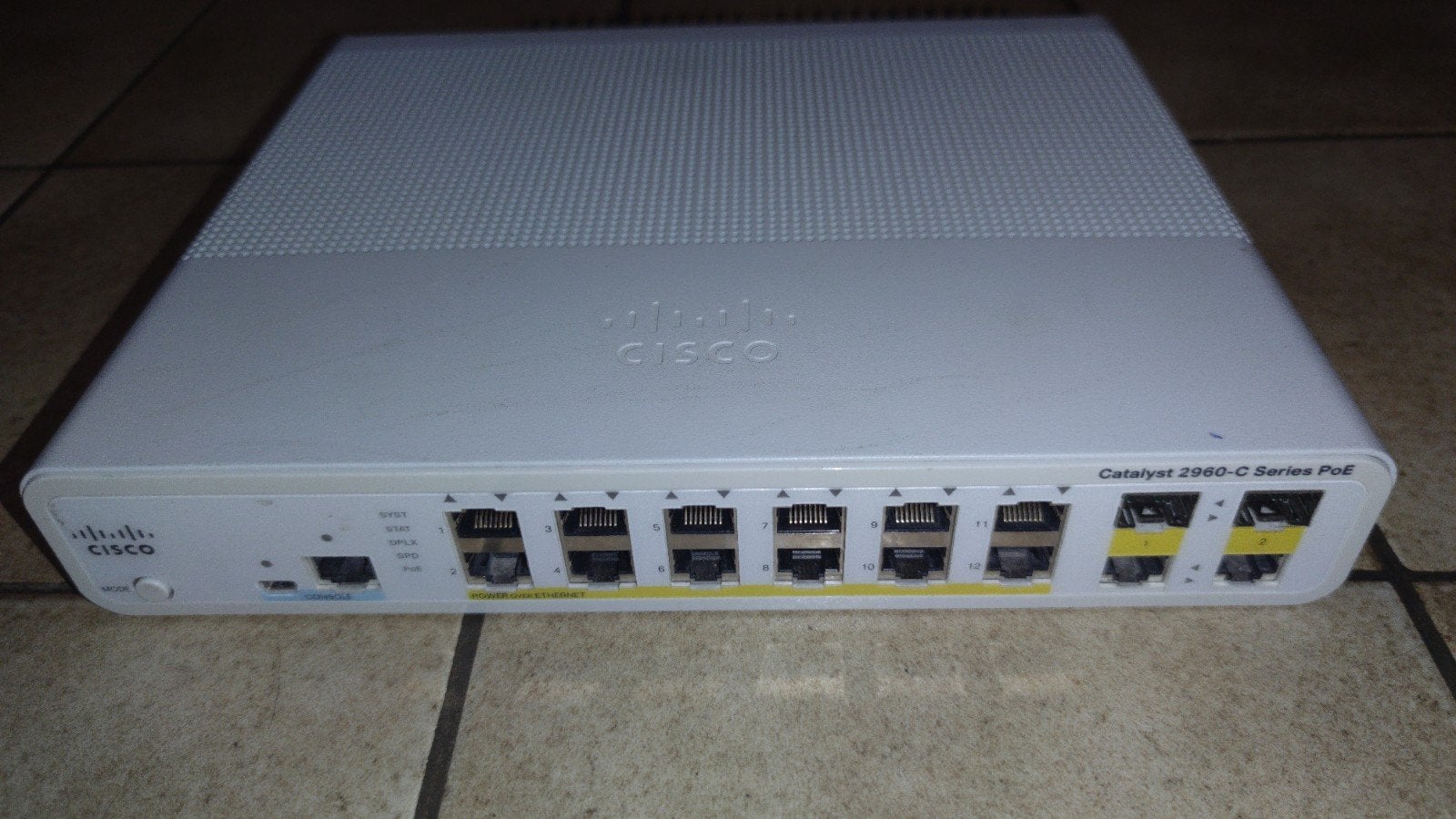 14 poorts Poe switch Cisco 2960c, fanless., Enlèvement ou Envoi, Cisco, ., .