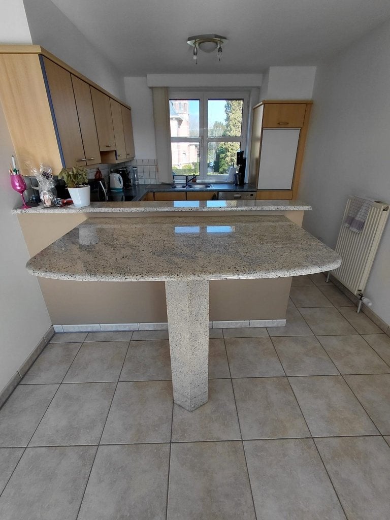Table debout en marbre, Maison & Meubles, Tables | Tables mange-debout, Enlèvement, Comme neuf