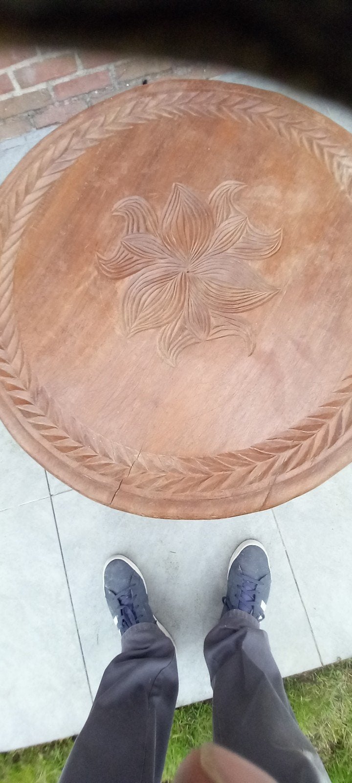 hard houten tafel, Ophalen