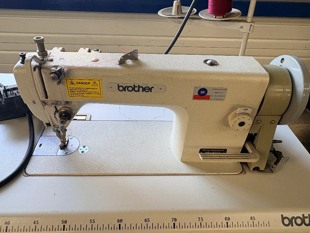 machine à coudre industrielle Brother DB2-B727, Hobby & Loisirs créatifs, Machines à coudre & Accessoires, Machine à coudre, Industrie