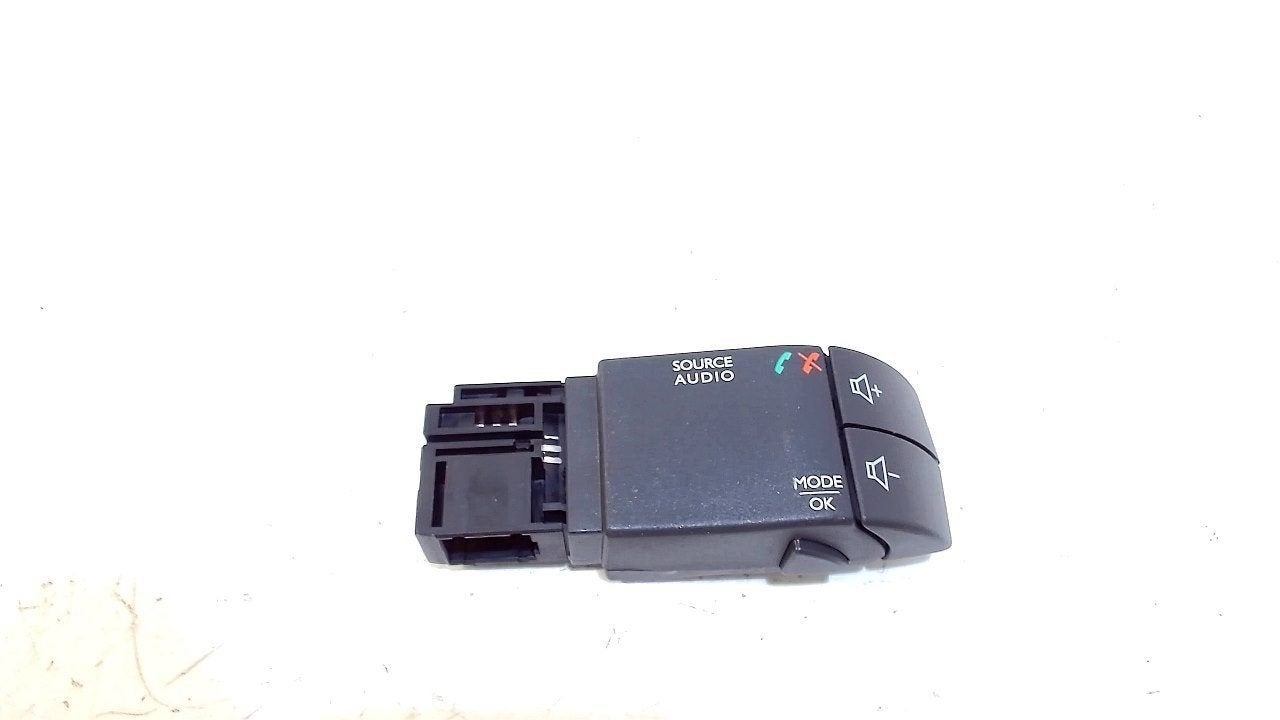 Radio bediening Renault Twingo, Auto diversen, Autoradio's, Ophalen of Verzenden, Van der Ven Autorecycling B.V., Onderdelen@venauto.nl