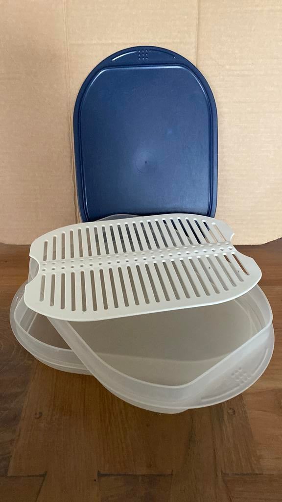 Tupperware 2 beleg bakjes met inleg en deksel.(info mij nr 4, Huis en Inrichting, Keuken | Tupperware, Ophalen, Gebruikt