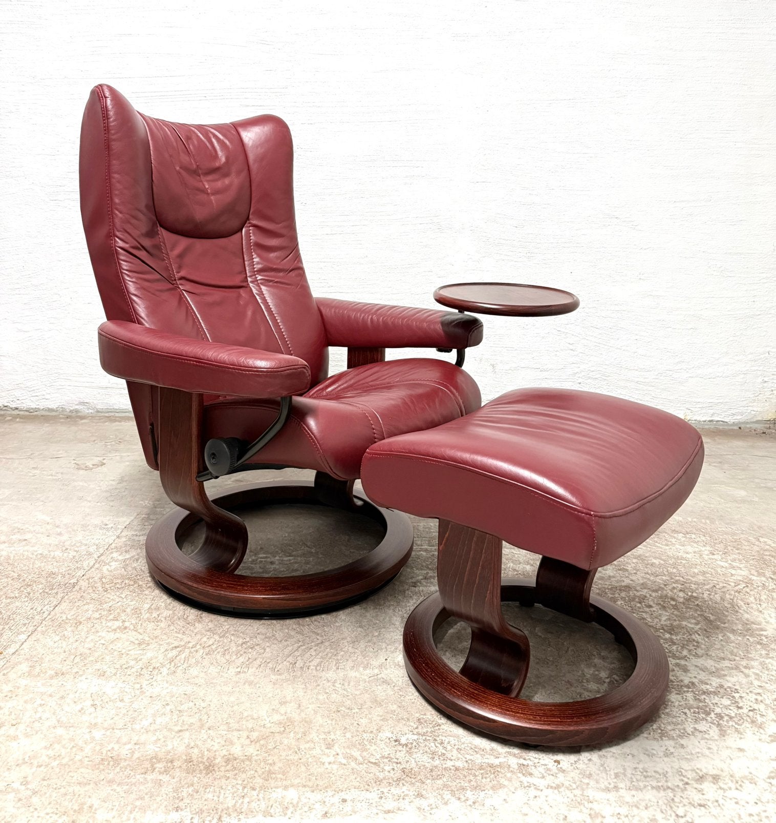 Fauteuil design Stressless + repose-pieds | Excellent état, 75 à 100 cm, Comme neuf, Enlèvement, 50 à 75 cm