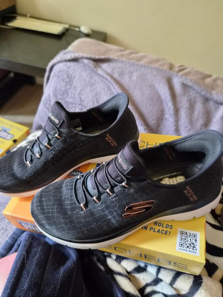 3 paires de Skechers toutes portées une seule fois, taille 3, Enlèvement