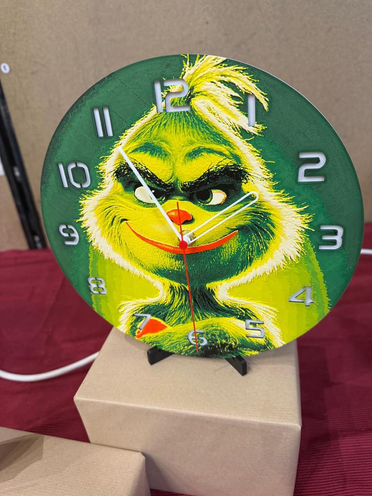 Unieke 3D-geprinte klok – 245 mm – “Grinch” design, Ophalen, Nieuw