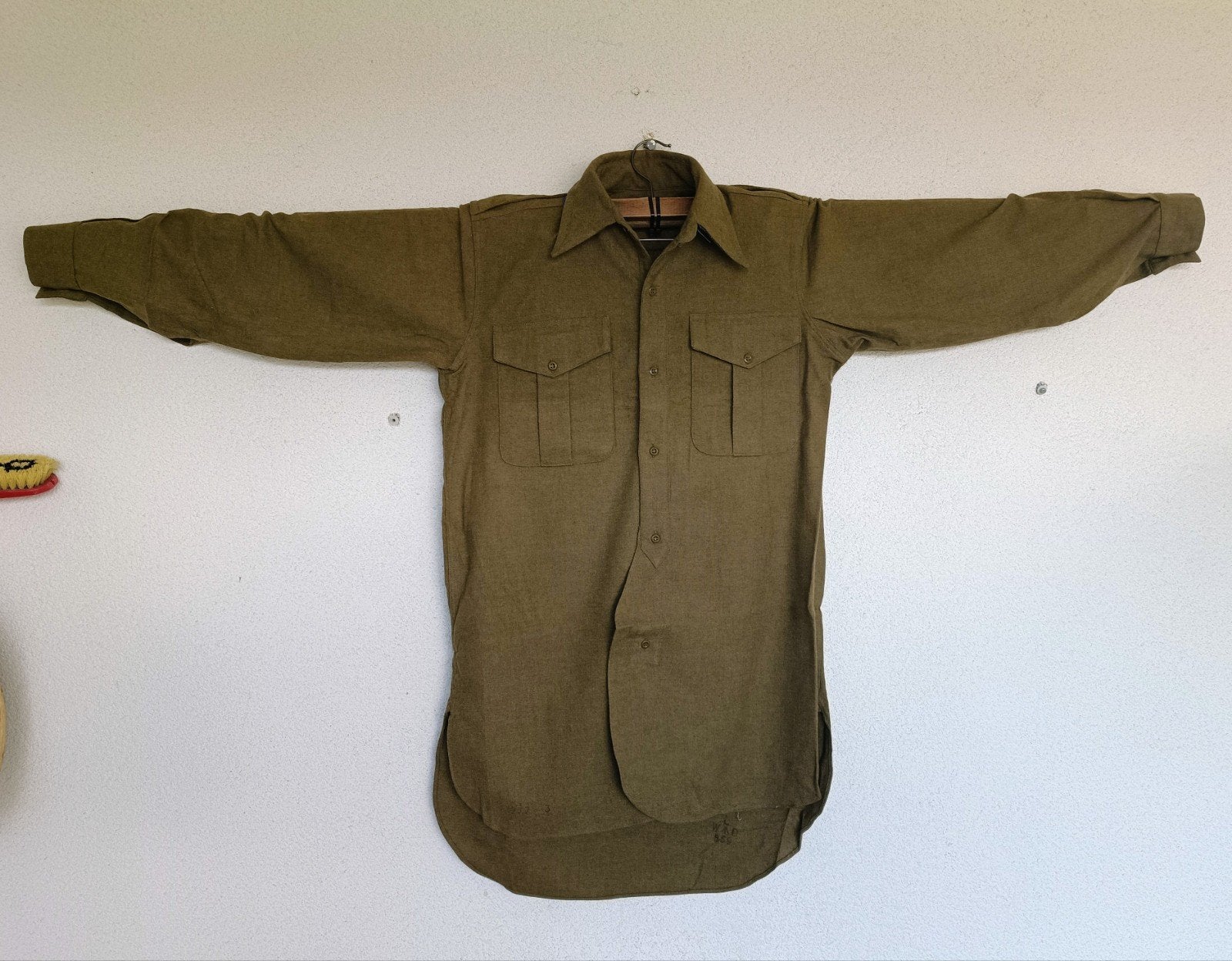 Chemise militaire britannique 1953, Collections, Enlèvement ou Envoi, Armée de terre, Vêtements ou Chaussures