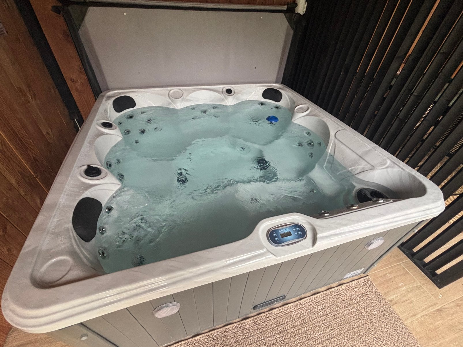Jacuzzi W’eau Lagune 6 personen 45% korting, Tuin en Terras, Ophalen, Zo goed als nieuw, Vast