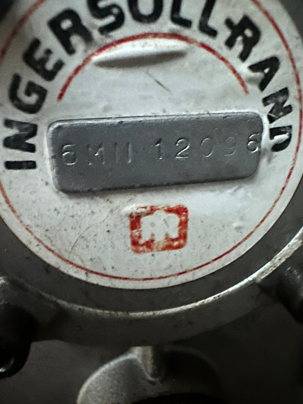 Compressor ingersolrand met motor en voet, Doe-het-zelf en Bouw, Compressors, Gebruikt, 10 bar of meer, 400 tot 800 liter/min