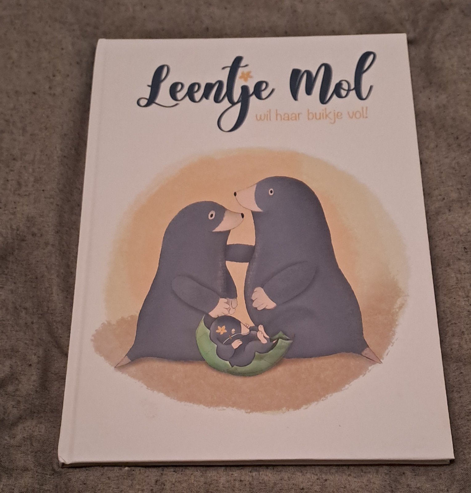 Leentje mol wil haar buikje vol, Ophalen of Verzenden, Zo goed als nieuw, Fictie algemeen
