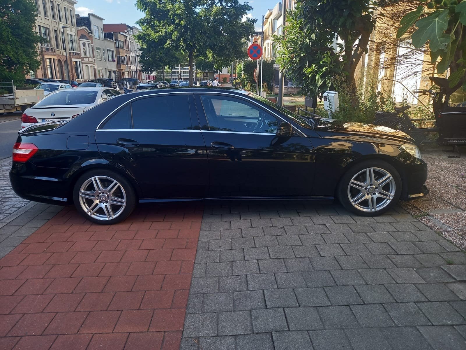 mercedes E klasse 200 cdi blau tec 2013, Autos, Audi, 100 kW, Carnet d'entretien, Noir, 5 portes