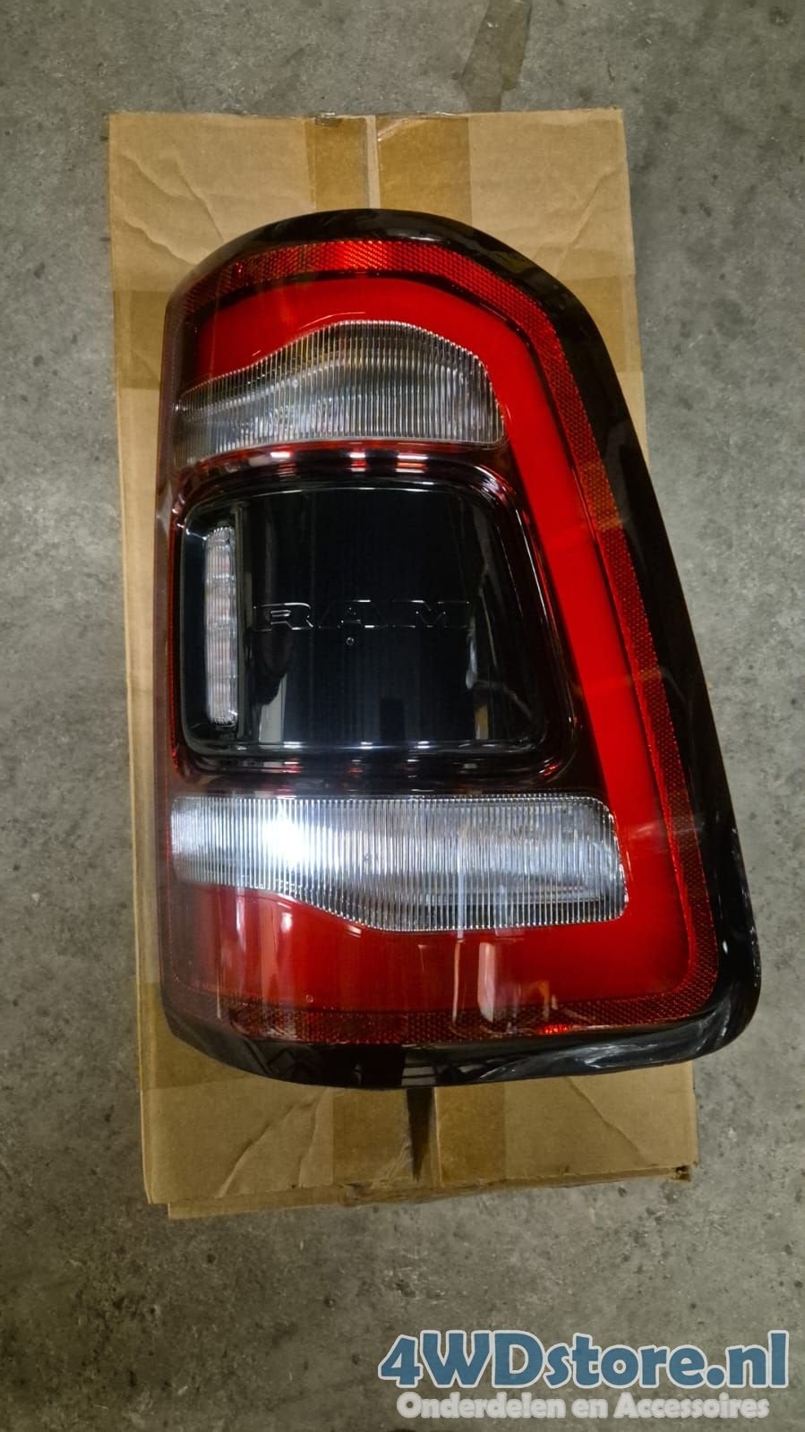68262532AH ACHTERLICHT RECHTS Dodge RAM 2019 + NIGHT + Radar, Gebruikt, -, -, Ophalen of Verzenden