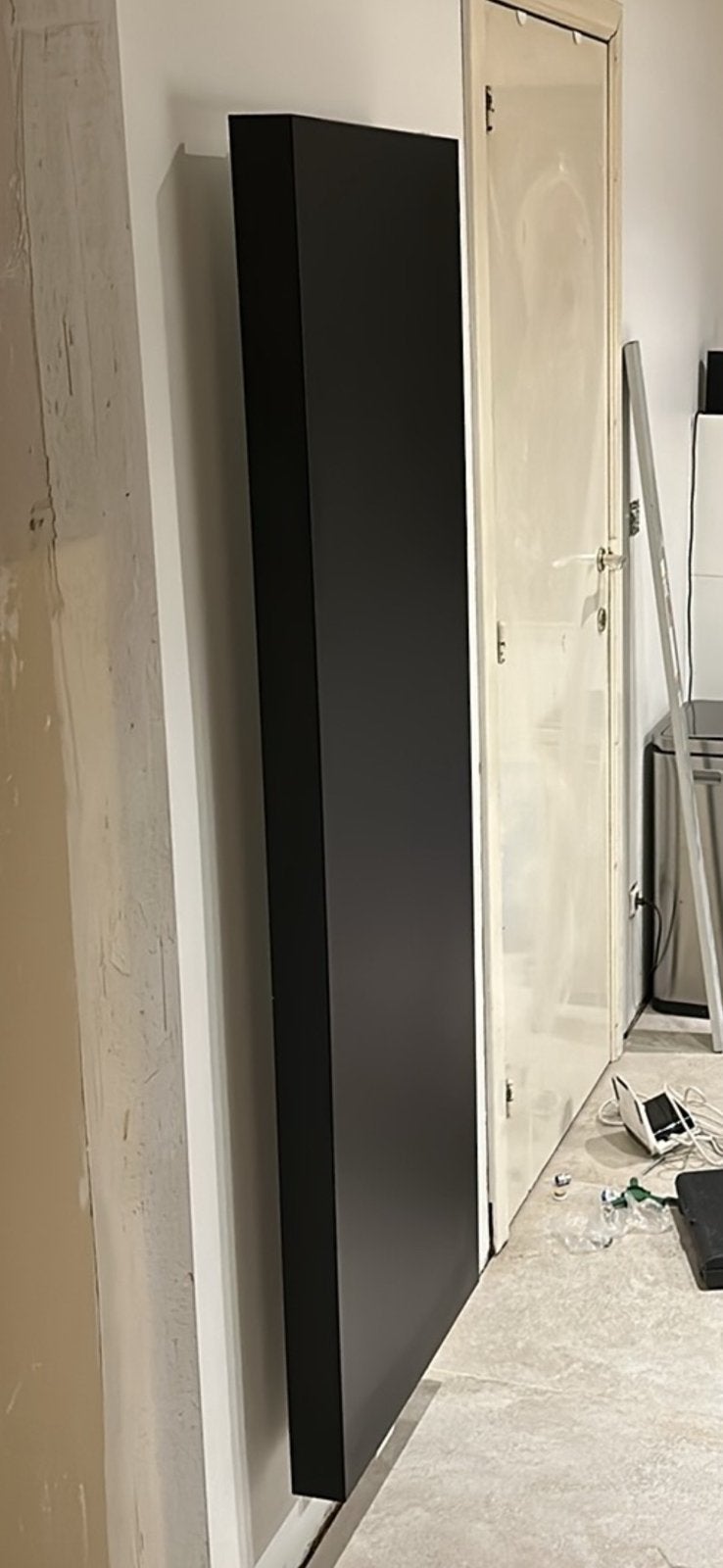 Zwarte verticale radiator T20 centrale aansluiting 160x50, Doe-het-zelf en Bouw, Verwarming en Radiatoren, Zo goed als nieuw, Radiator