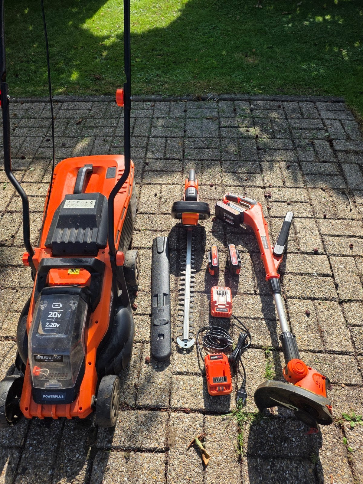 Ensemble de jardin à double alimentation Powerplus - Ensembl, Enlèvement