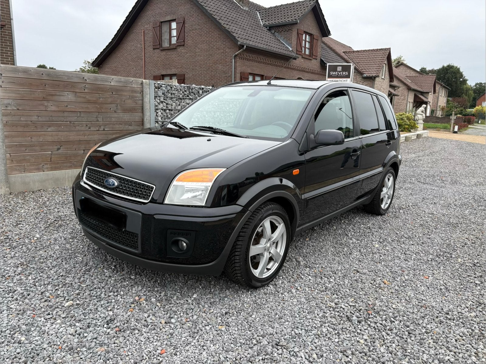 Ford Fusion 1.4 essence avec controle technique, Boîte manuelle, 5 portes, 5 places, Tissu