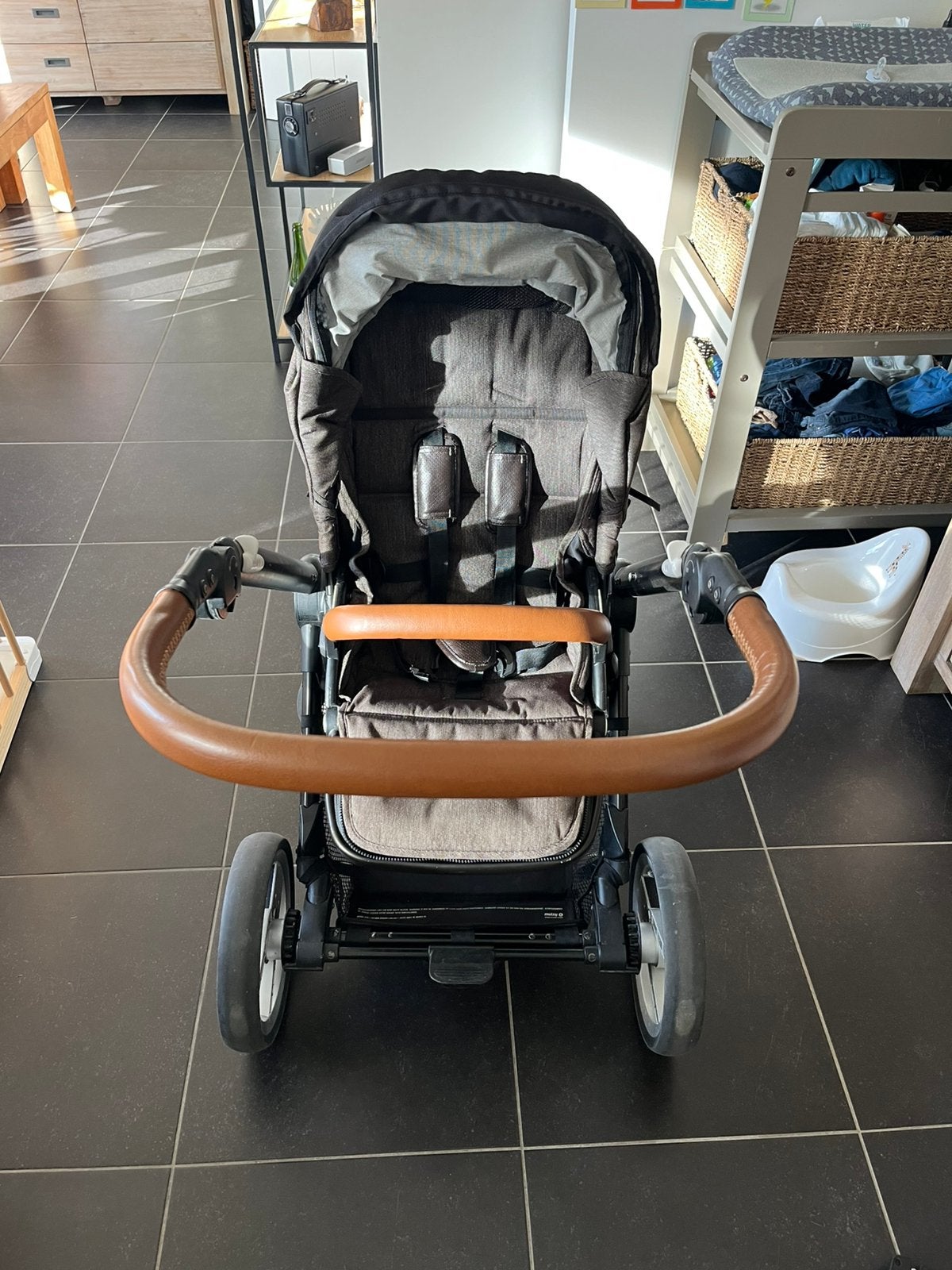 Mutsy evo buggy en draagmand met opzetstukken voor Maxi Cosi, Ophalen, Gebruikt, Combiwagen, Mutsy