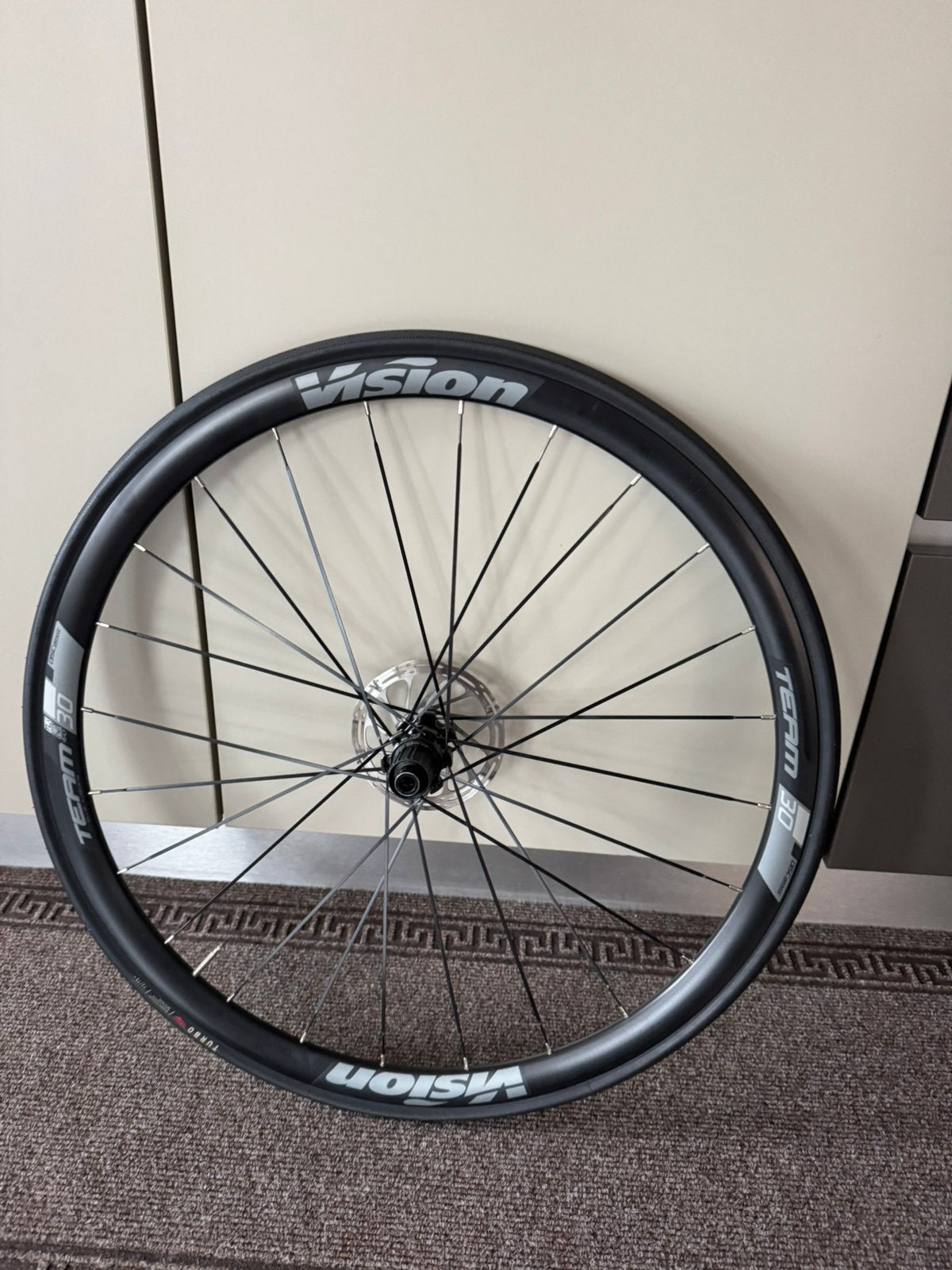 Vision team disc 30mm achterwiel, Fietsen en Brommers, Wiel, Ophalen of Verzenden, Zo goed als nieuw, Aluminium