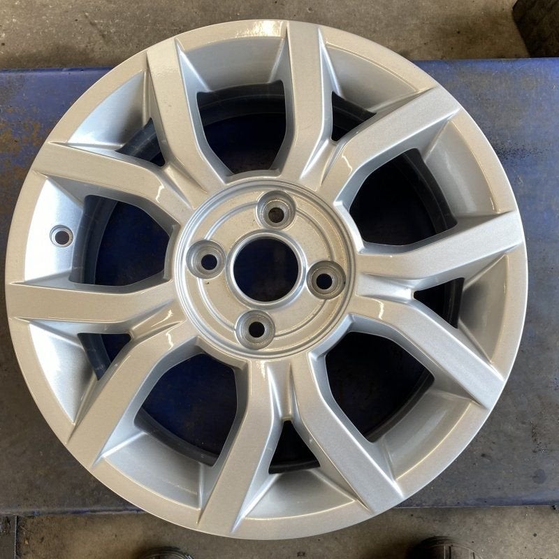 15 inch originele velg Volkswagen Up 1S0601025J, Autos : Pièces & Accessoires, 15 pouces, -, Pneu(s), Utilisé