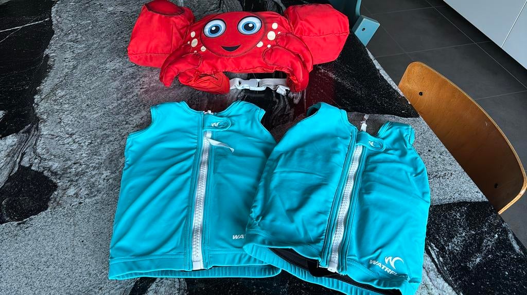 Zwemvestjes en puddle jumper crab, Kinderen en Baby's, Kinderkleding | Kinder-zwemkleding, Ophalen, Zo goed als nieuw