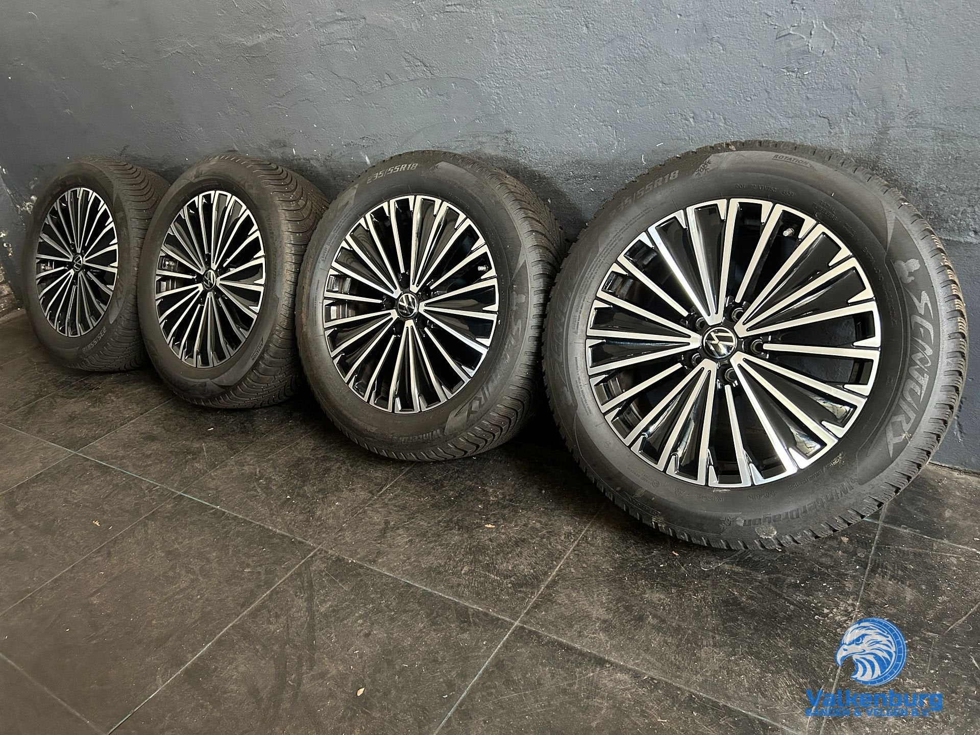 8mm! Originele VW Tiguan III CT1 Napoli 18 inch velgen TPMS, 18 inch, Gebruikt, -, -