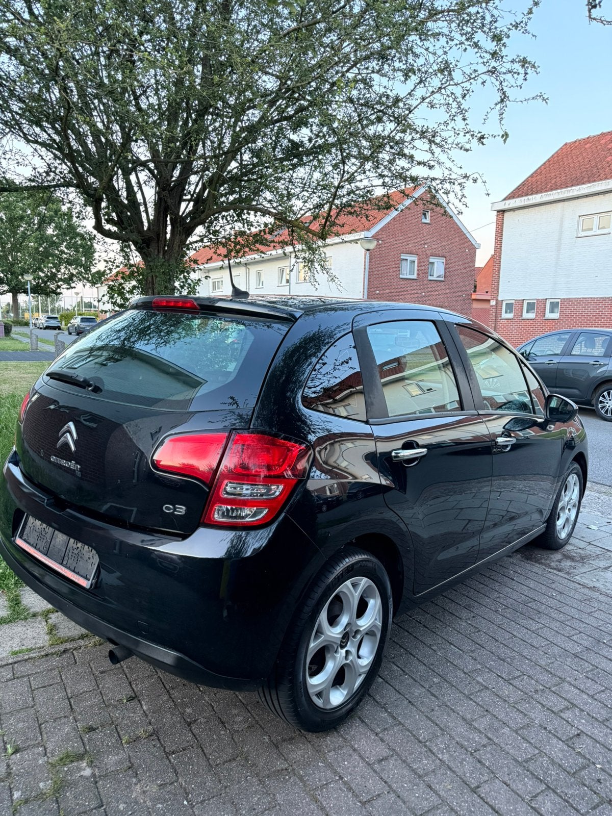 Citroen C3 benzine1.2 digital airco cruise controle gekeurd, Auto's, Citroën, Voorwielaandrijving, Euro 5, Stof, Zwart