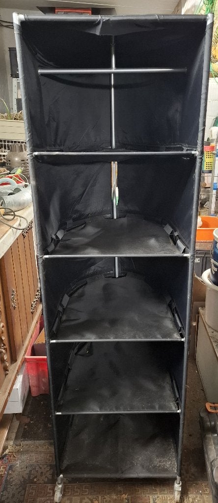 armoire/armoire d'angle sur roulettes., Maison & Meubles, Métal, Utilisé, Modern, Moins de 50 cm