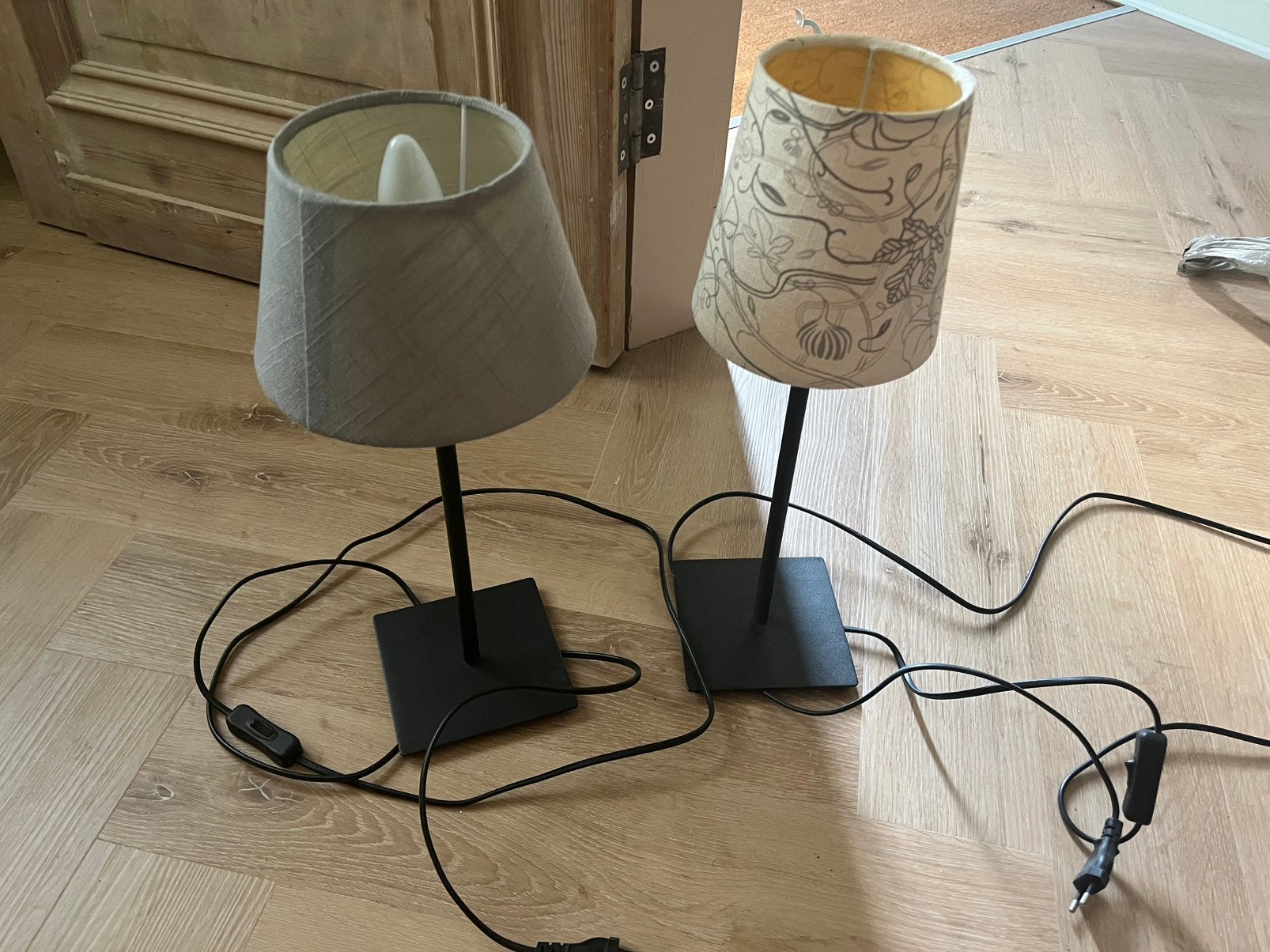 2 lampes identiques en acier, teinte différente, Enlèvement, Comme neuf