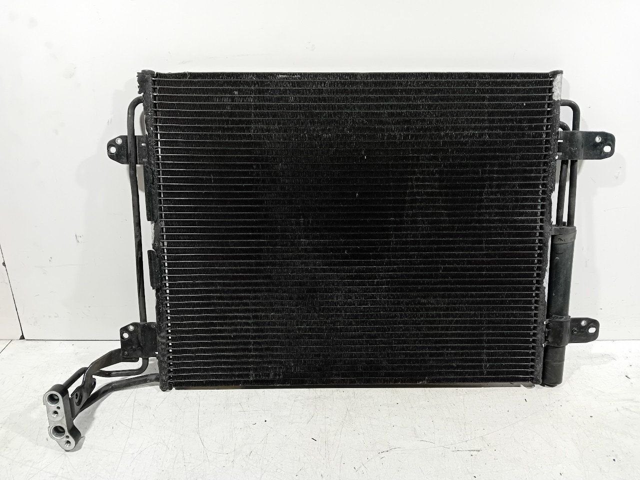 Airco radiateur Volkswagen Tiguan, Onderdelen@venauto.nl, Van der Ven Autorecycling B.V., Ettenseweg 76, 4706 PB Roosendaal, The Netherlands